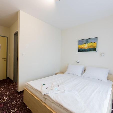 Hotel Jakec Trije Kralji Na Pohorju Zgornja Loznica Extérieur photo