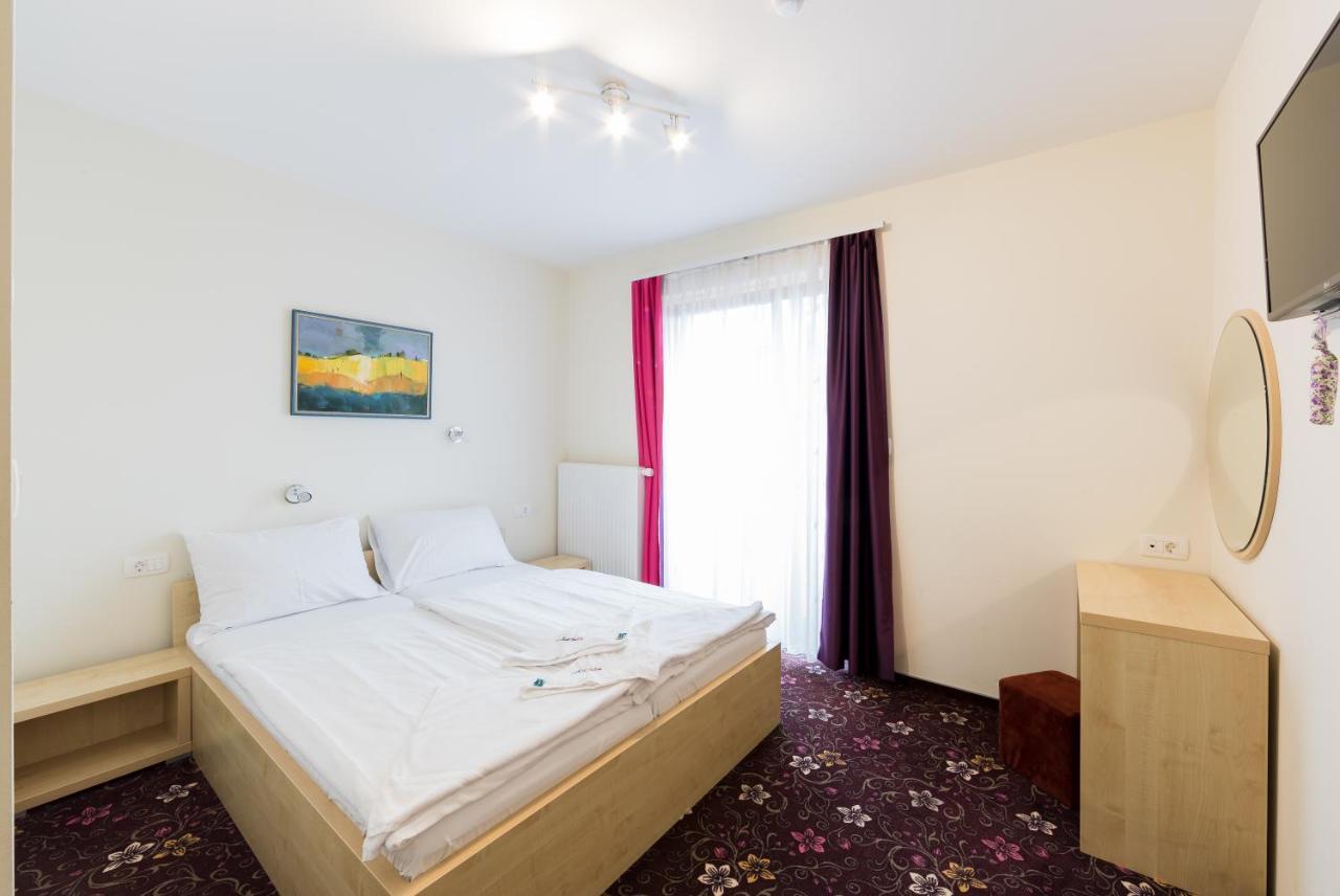 Hotel Jakec Trije Kralji Na Pohorju Zgornja Loznica Extérieur photo