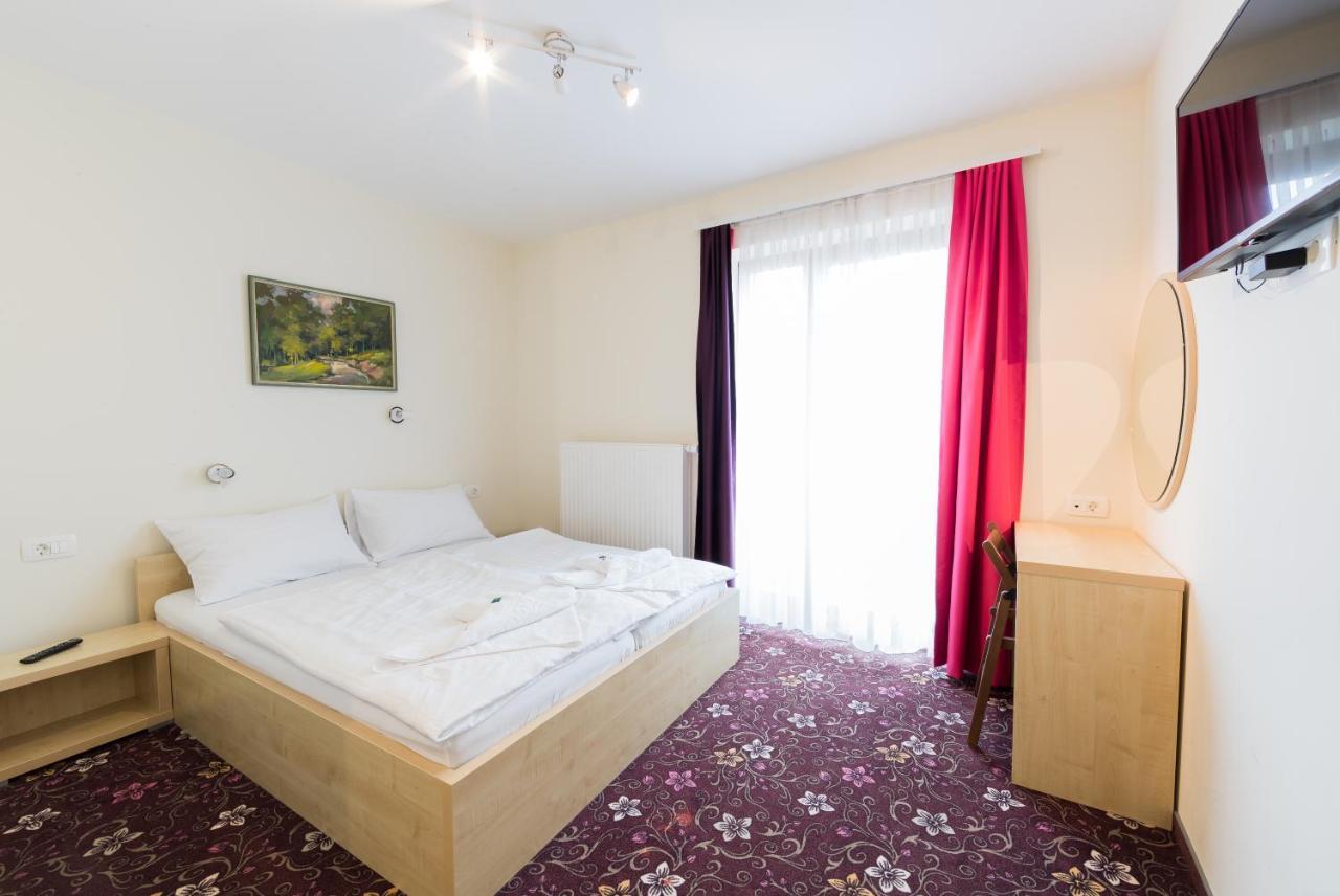 Hotel Jakec Trije Kralji Na Pohorju Zgornja Loznica Extérieur photo