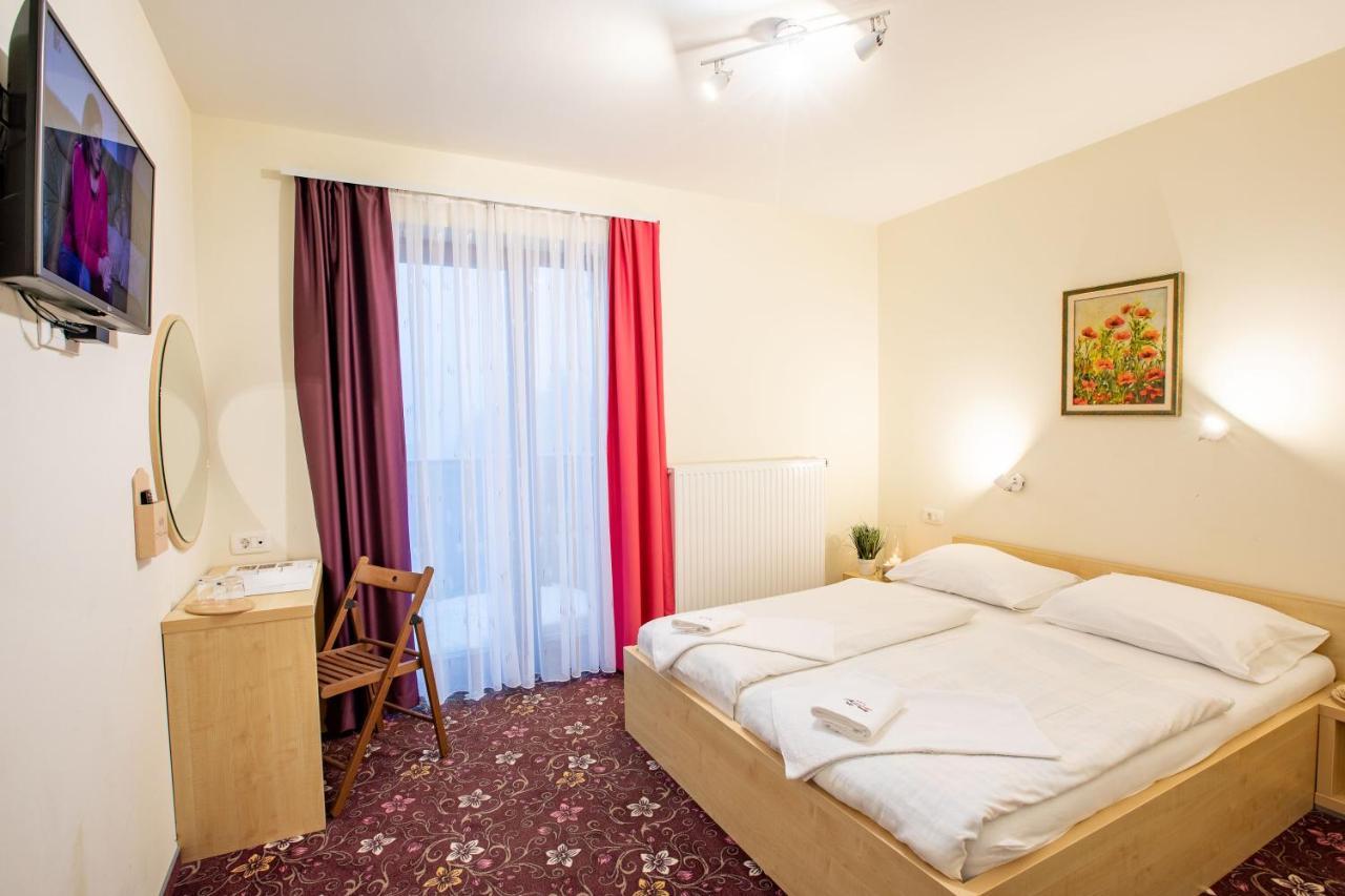Hotel Jakec Trije Kralji Na Pohorju Zgornja Loznica Extérieur photo