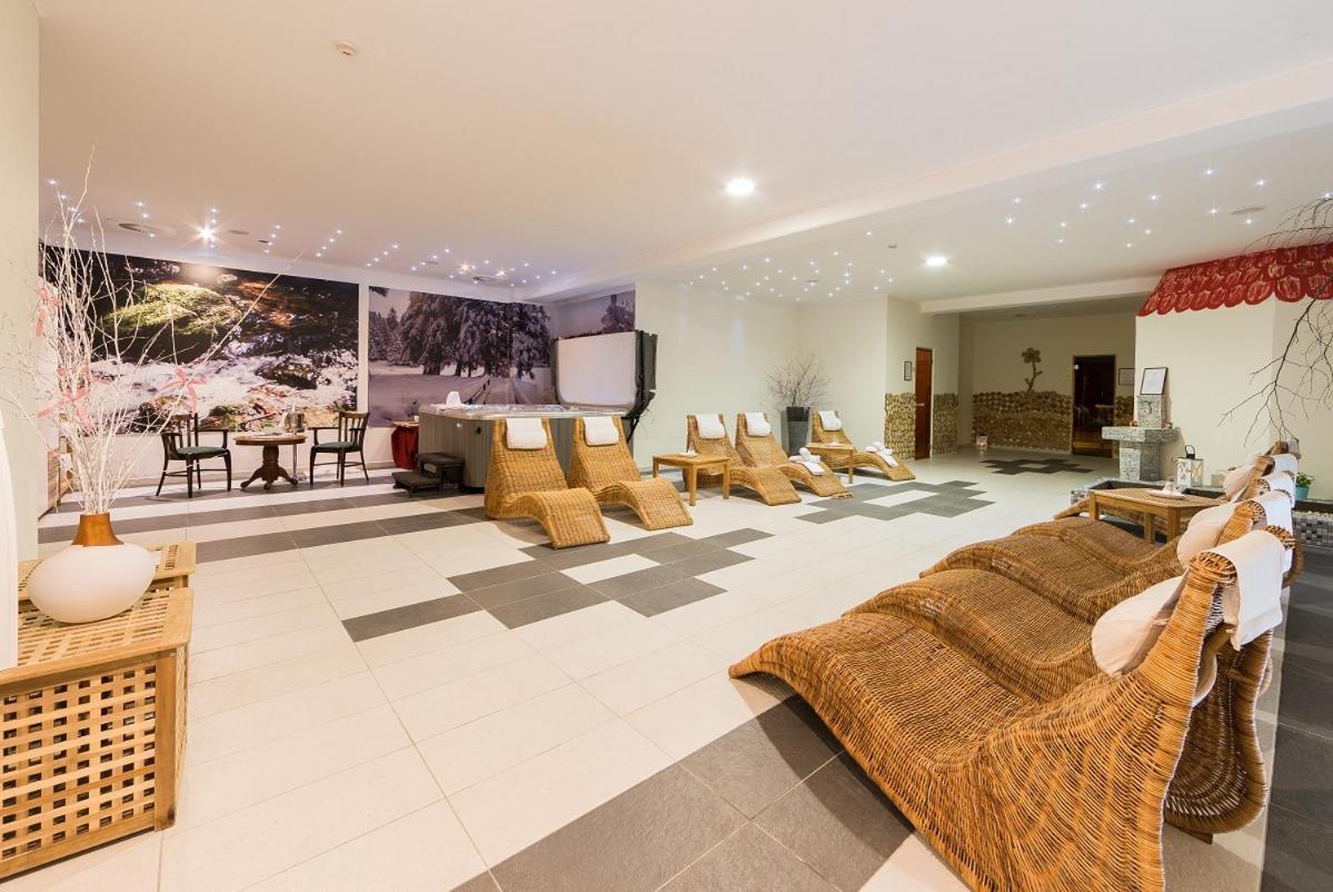 Hotel Jakec Trije Kralji Na Pohorju Zgornja Loznica Extérieur photo