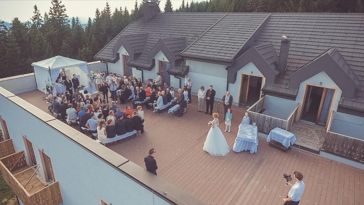 Hotel Jakec Trije Kralji Na Pohorju Zgornja Loznica Extérieur photo