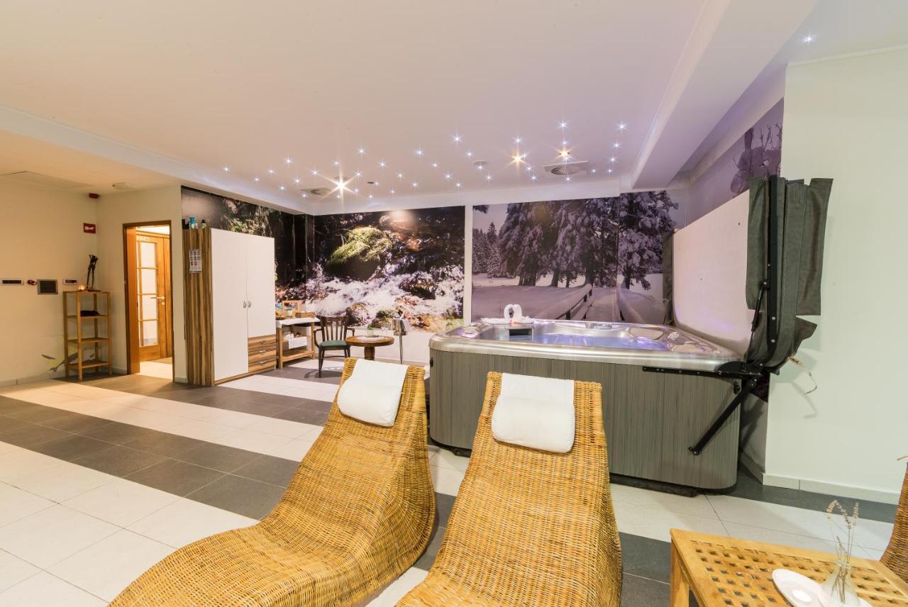 Hotel Jakec Trije Kralji Na Pohorju Zgornja Loznica Extérieur photo